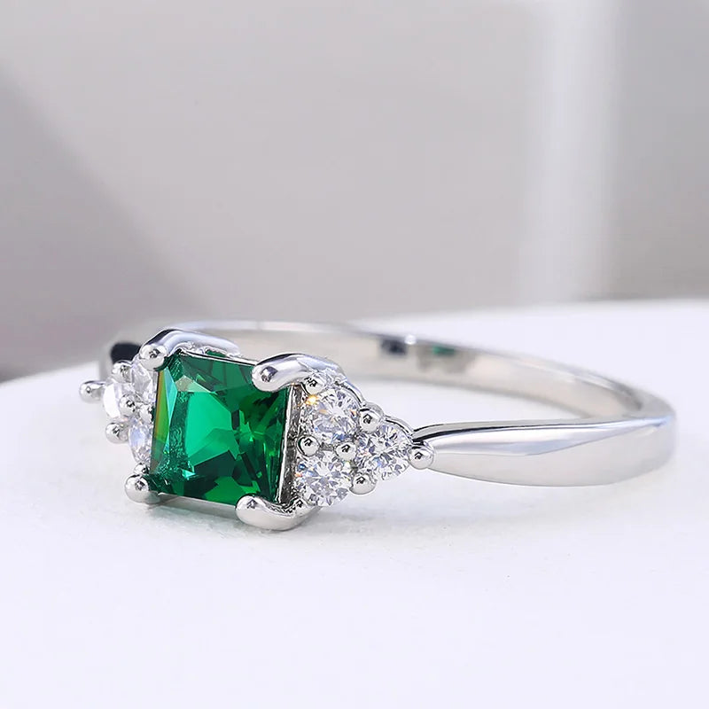 Huitan Simple Minimalist Style Finger Rings Modest Design With Cute Green Cubic Zircon Stone Proposal Engagement Rings For Girl