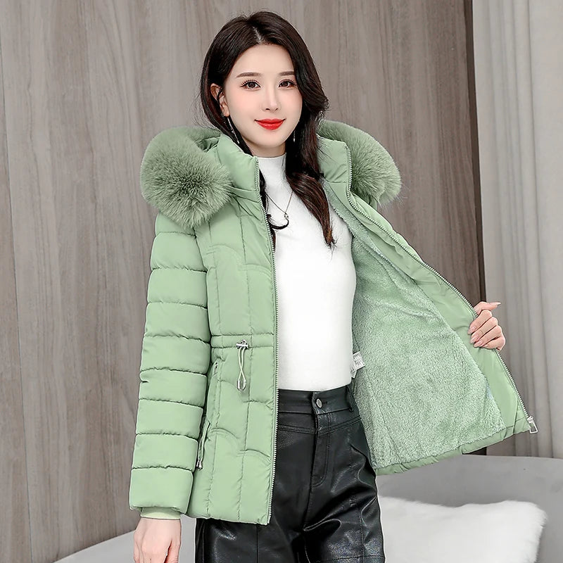 Nouvelle Doudoune Femme Parkas Mode Haute Qualité Chaud Coton Rembourré Manteau Dames Manteau Court À Capuche Survêtements Hauts