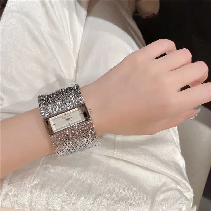 Luxury Fashion Gold watches for women Large Dial Delicate Bracelet Quartz womens watch Water Resistant reloj mujer