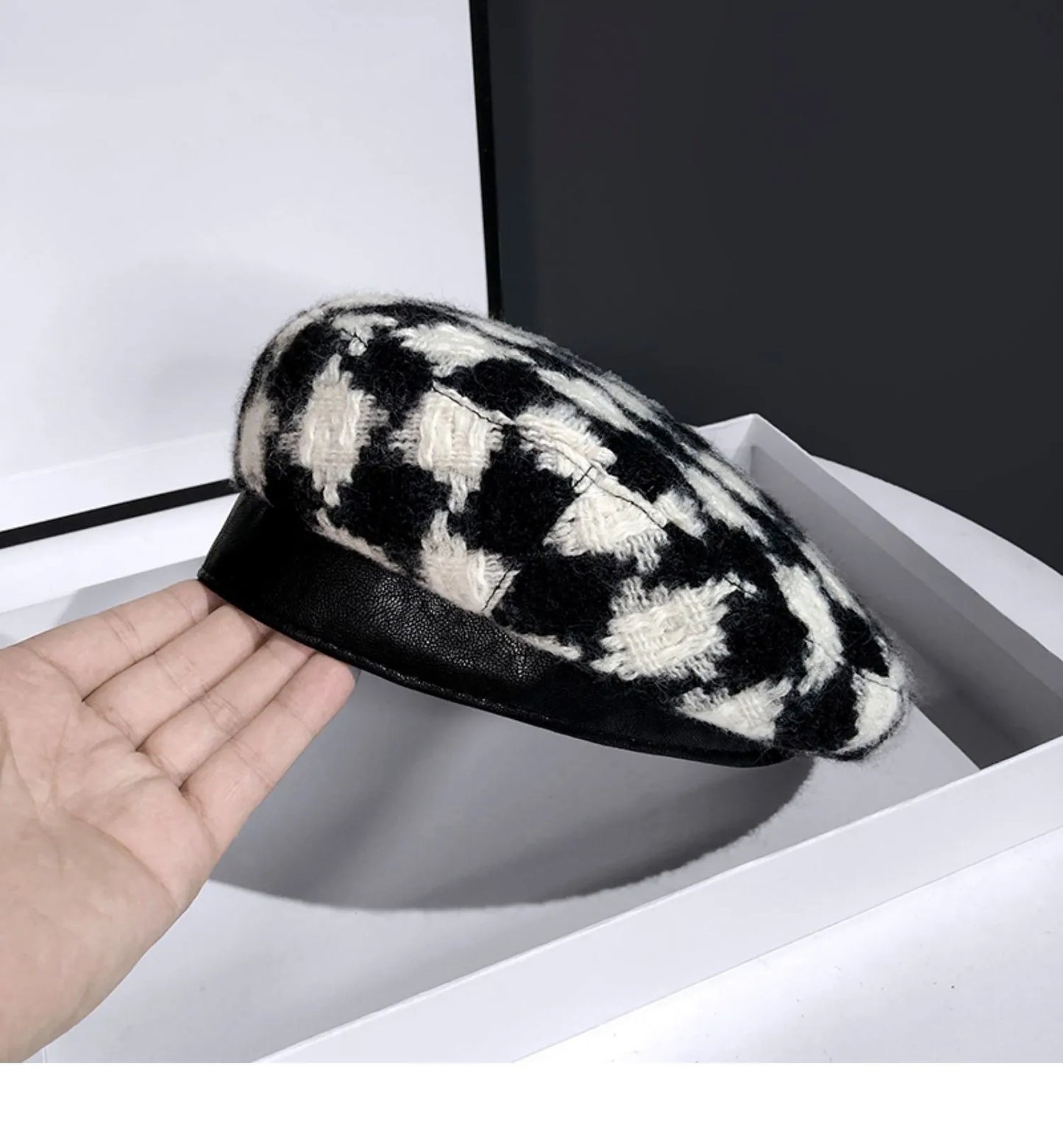 Japanese women's new style sweet classic  plaid beret