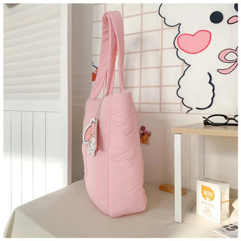 2024 Nouveau sac à main Sanrio Dessin animé mignon en tissu Kuromi Sac fourre-tout à bandoulière Pacha Dog Sac de papeterie mignon Sac à main de grande capacité