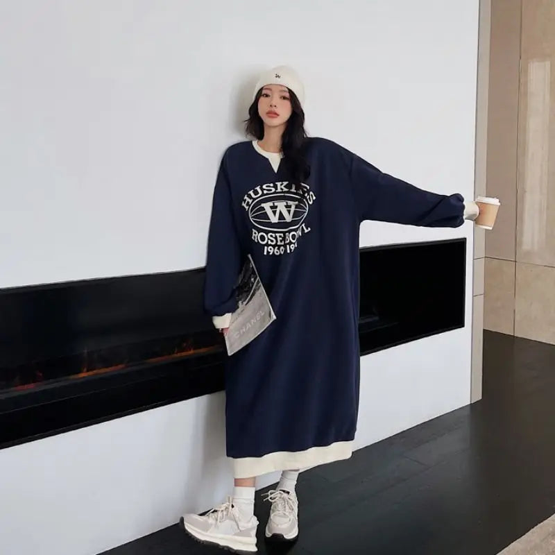 Nouveaux pulls à col rond Automne Hiver Mince Mode Lâche Longue Robe Robes De Rue Impression Jeune Style Vêtements Pour Femmes