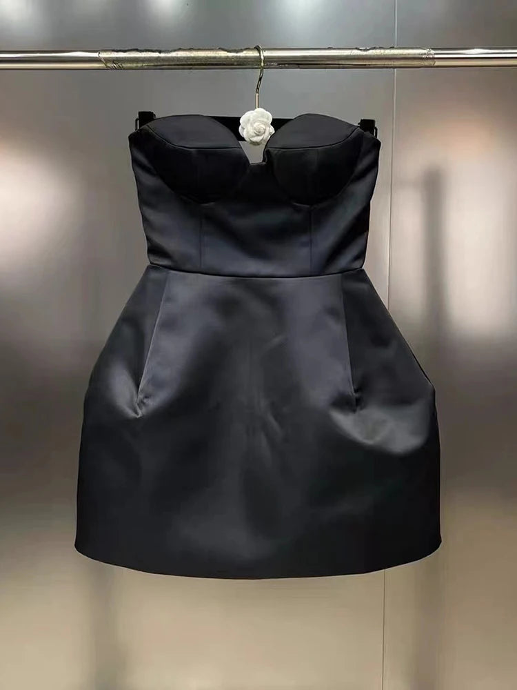 DEAT Nouvelle Robe Bustier Couleur Unie Tendance Femme 2025 Mode Été Sans Manches Épaules Dénudées Robes Courtes Femme