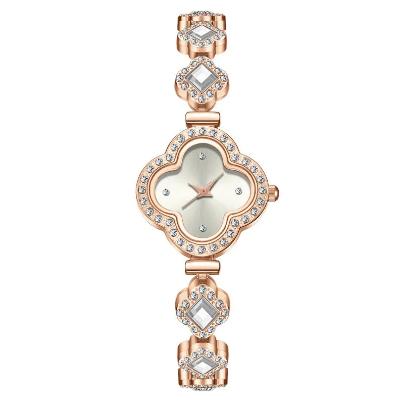 Montre-bracelet à trèfle à quatre feuilles pour femme, polyvalente, à quartz, populaire, à la mode, avec diamants, verte, design, décontractée