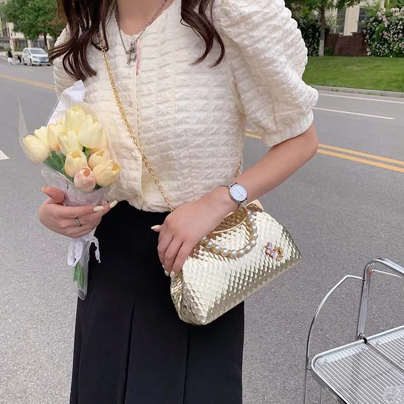 Sacs à bandoulière de luxe pour femmes de minorité française , sacs à bandoulière en or, mode chaîne de perles, clip de coquillage, petit sac à main, pochette de soirée