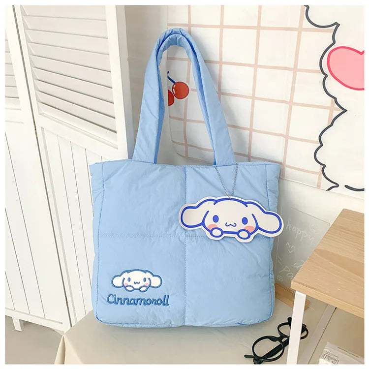 2024 Nouveau sac à main Sanrio Dessin animé mignon en tissu Kuromi Sac fourre-tout à bandoulière Pacha Dog Sac de papeterie mignon Sac à main de grande capacité