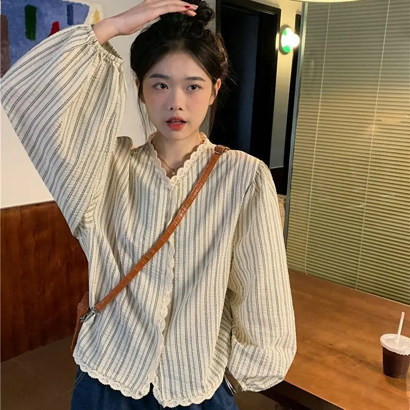 Vintage Striped Shirts for Women Cute Lace V-neck Korean Fashion Lantern Sleeve Shirt Autumn Chic Girls Loose All-match Students