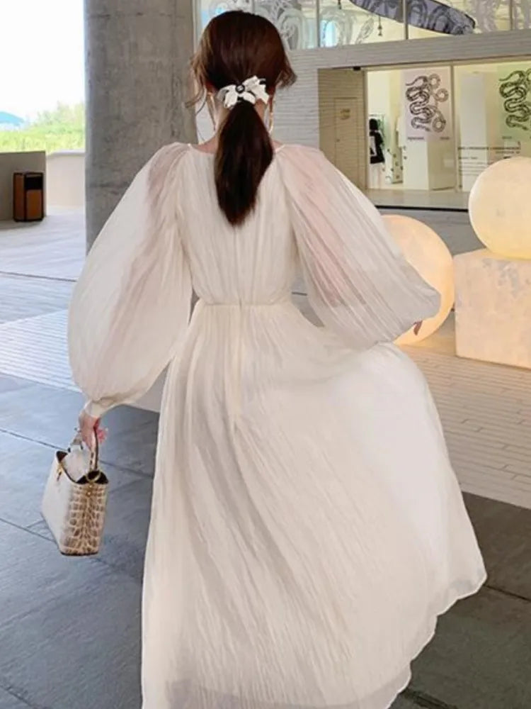 Robe blanche plissée à col en V élégante vintage pour femme, tenue d'été bohème de haute qualité, tenue de fête, manches lanternes, robe de princesse féerique