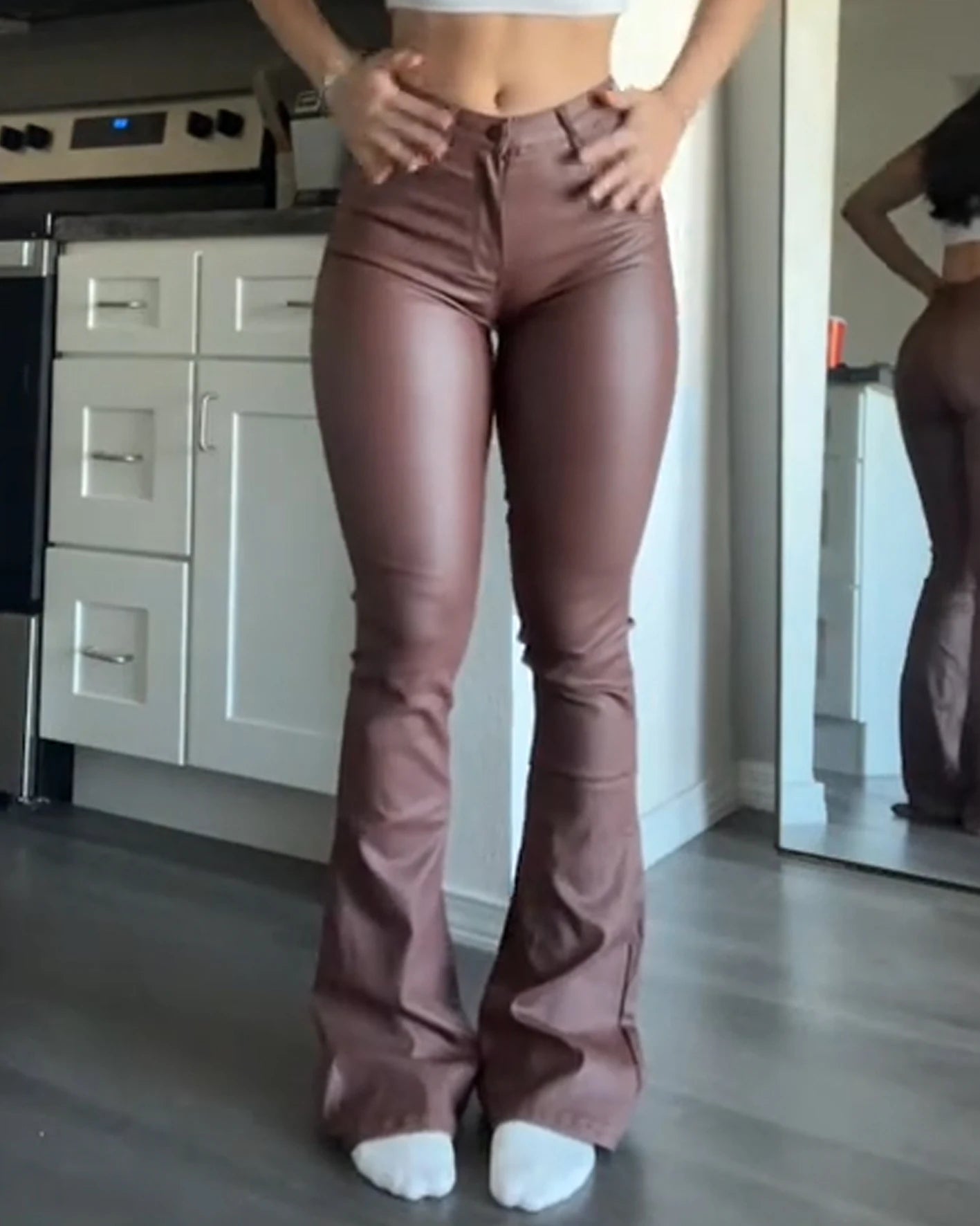 Pantalon évasé à haute élasticité, nouveau style 2025, pantalon en cuir PU noir, leggings push-up skinny taille moyenne pour femmes