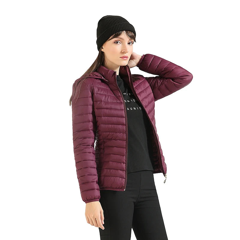 SANTELON Veste matelassée ultralégère à la mode pour femme Manteau pour femme Solide Léger Chaud Vêtements d'extérieur avec capuche amovible Sac de rangement