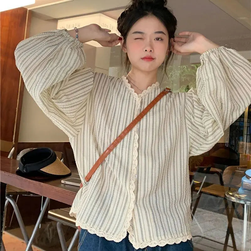 Vintage Striped Shirts for Women Cute Lace V-neck Korean Fashion Lantern Sleeve Shirt Autumn Chic Girls Loose All-match Students