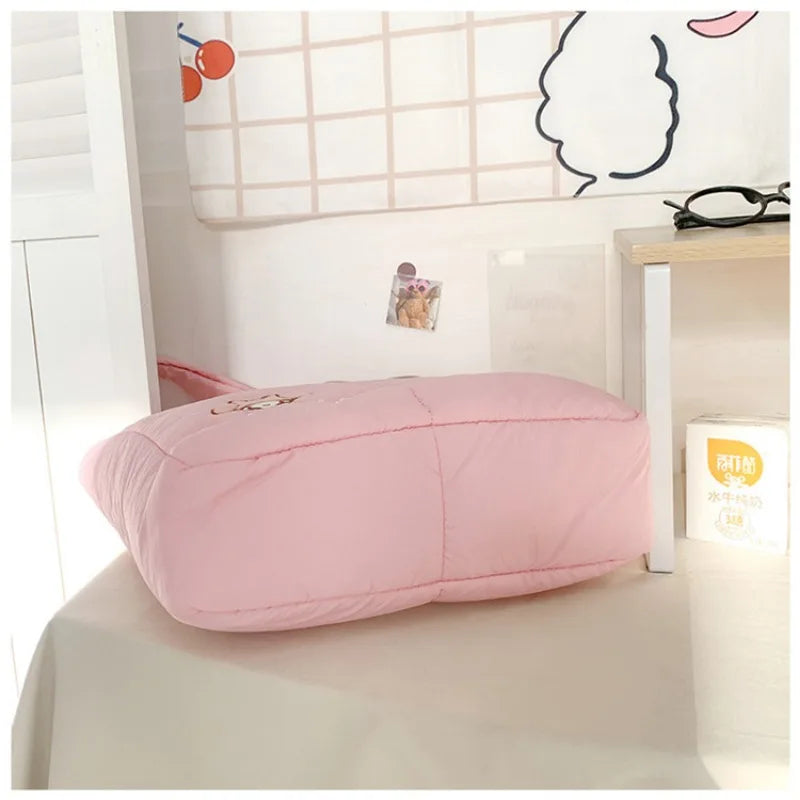 2024 Nouveau sac à main Sanrio Dessin animé mignon en tissu Kuromi Sac fourre-tout à bandoulière Pacha Dog Sac de papeterie mignon Sac à main de grande capacité