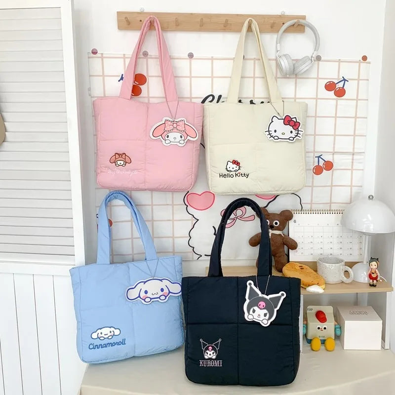 2024 Nouveau sac à main Sanrio Dessin animé mignon en tissu Kuromi Sac fourre-tout à bandoulière Pacha Dog Sac de papeterie mignon Sac à main de grande capacité